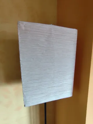 Lámpara de pie papel y metal con mando