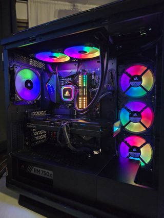 PC Gaming Ryzen 7 5800X3D, RX 9070, 32GB RAM