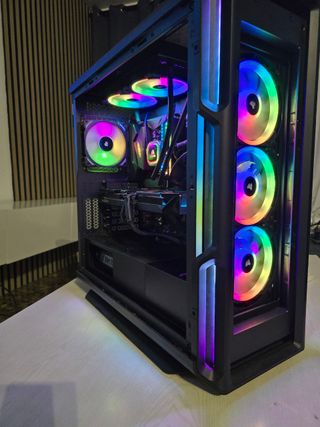 PC Gaming Ryzen 7 5800X3D, RX 9070, 32GB RAM