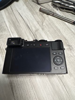 Cámara Leica D-Lux 7 Negra