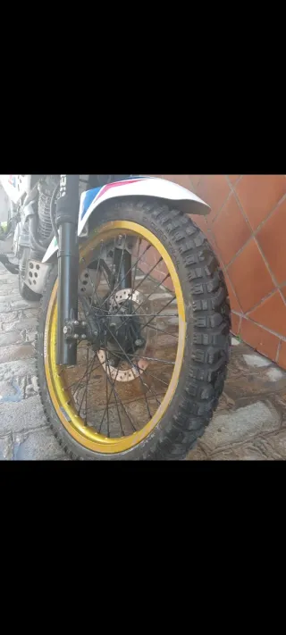 Honda Dominator NX 650 Trail. GRIPADA.