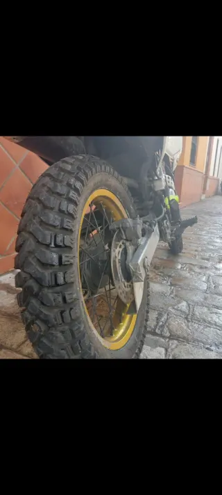 Honda Dominator NX 650 Trail. GRIPADA.