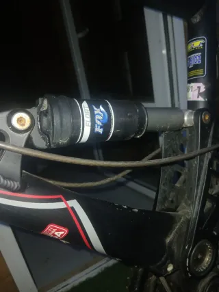 Bicicleta de Montaña GT Doble Suspensión