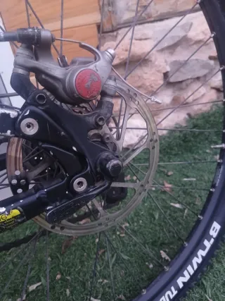 Bicicleta de Montaña GT Doble Suspensión