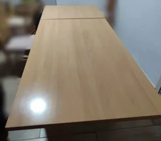 Mesa de comedor extensible de madera