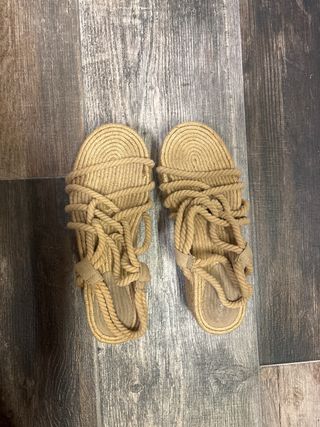 Sandalias romanas de cuerdas