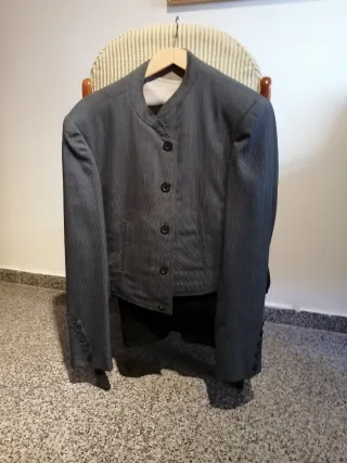 Traje corto gris