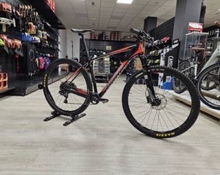 Specialized Stumpjumper Carbono 29”