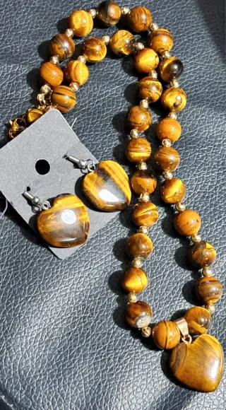 Collana e orecchini occhio di tigre