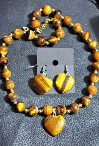 Collana e orecchini occhio di tigre