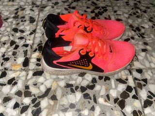 Deportivas Nike React Rosa y Negro