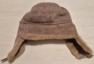 Gorro ruso estilo aviador y manoplas
