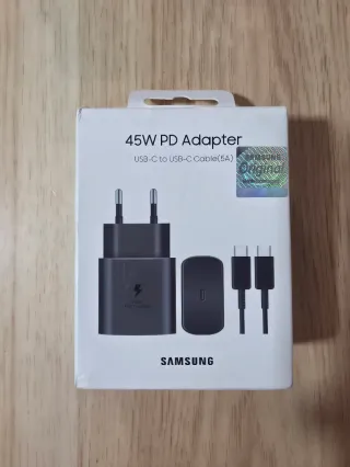 Cargador Samsung 45W PD con cable USB-C a USB-C.