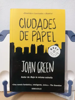 Novelas varias en castellano 3 libros 10€