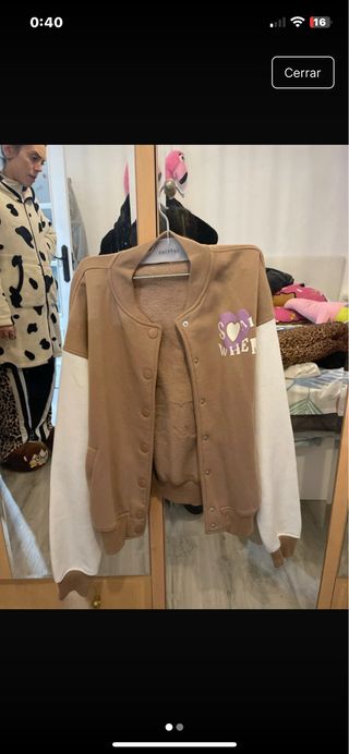 Chaqueta bomber marrón y blanca