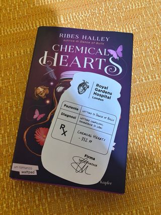 libro Chemical hearts con gadget prima tiratura