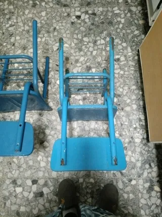 Sillas escolares vintage azul madera y metal