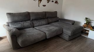 Cómodo sofá chaiselongue con almacenamiento