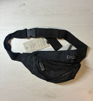 Riñonera negra Gabol