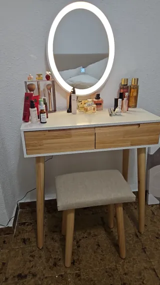 Tocador con espejo LED y taburete