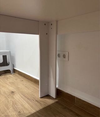 Mesa de comedor blanca de madera