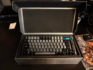 Teclado ROG Azoth 75% Wireless Mecánico OLED