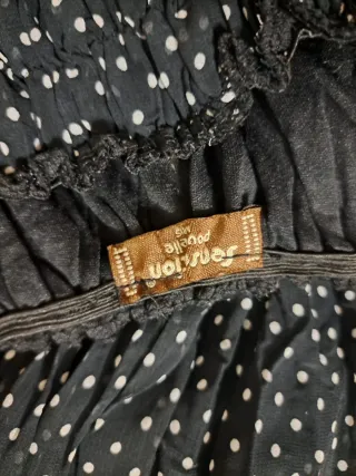 Blusa de lunares con encaje