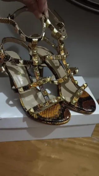 Sandalia tacón Alma en Pena multicolor