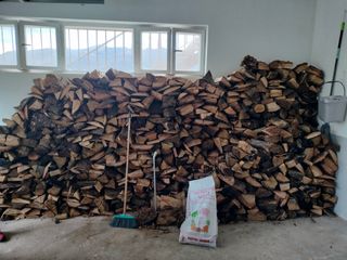 Leña para chimenea o barbacoa