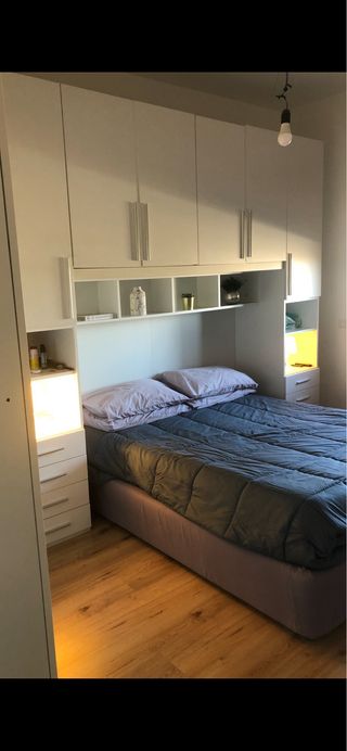 Armadio a ponte 6 ante con comodini + letto