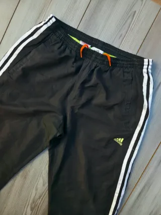 Pantalón deportivo Adidas negro