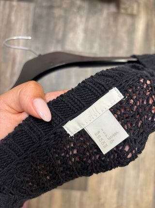 Jersey negro largo con flores