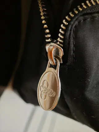 Bolso negro marca Pourchet