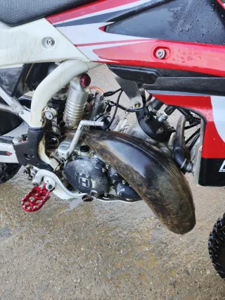 Husqvarna WR 125 y piezas de repuesto