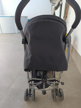 Silla de paseo Joie negra