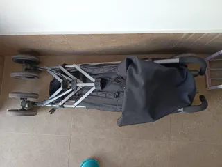 Silla de paseo Joie negra