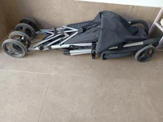 Silla de paseo Joie negra