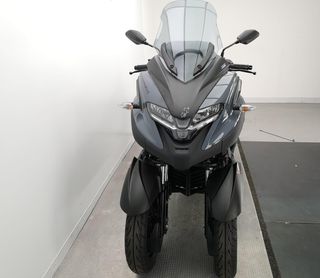 YAMAHA TRICITY 300 2025 1074 kms.