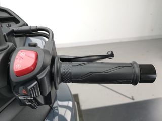 YAMAHA TRICITY 300 2025 1074 kms.