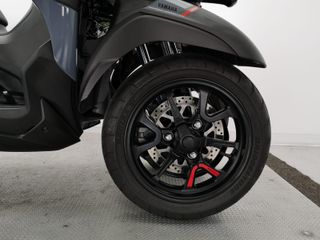 YAMAHA TRICITY 300 2025 1074 kms.