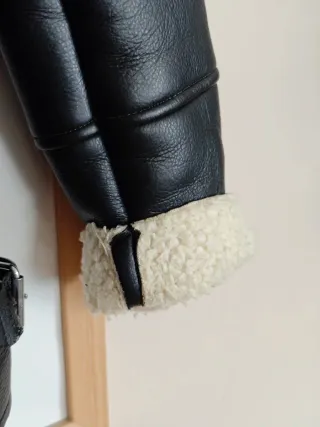 Abrigo cuero negro borrego Bershka