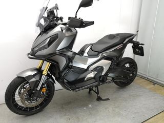 HONDA X-ADV 2022 26430 kms.