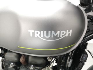 TRIUMPH SPEED TWIN 900 2024 13287 kms.
