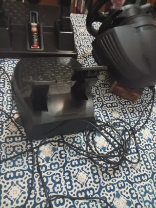 Volante Thrustmaster T150 + 2 Pedales