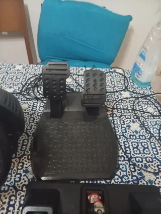 Volante Thrustmaster T150 + 2 Pedales