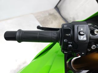 KAWASAKI ZX-6R 40 TH ANNIVERSARY EDITION 2024 12101 kms.