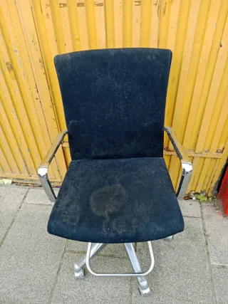 Poltrona da ufficio vintage in velluto con ruote