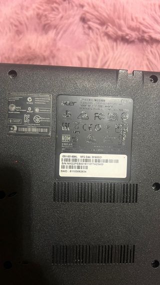 Portátil Acer ES 15 Rojo