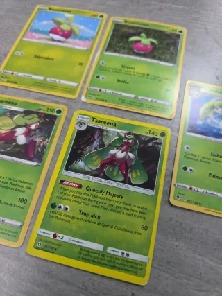 5 cartas Pokémon: Bounsweet, Tsareena, Steenee
