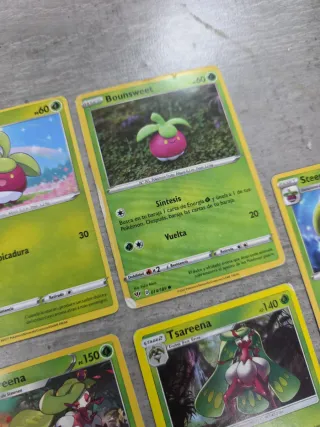 5 cartas Pokémon: Bounsweet, Tsareena, Steenee